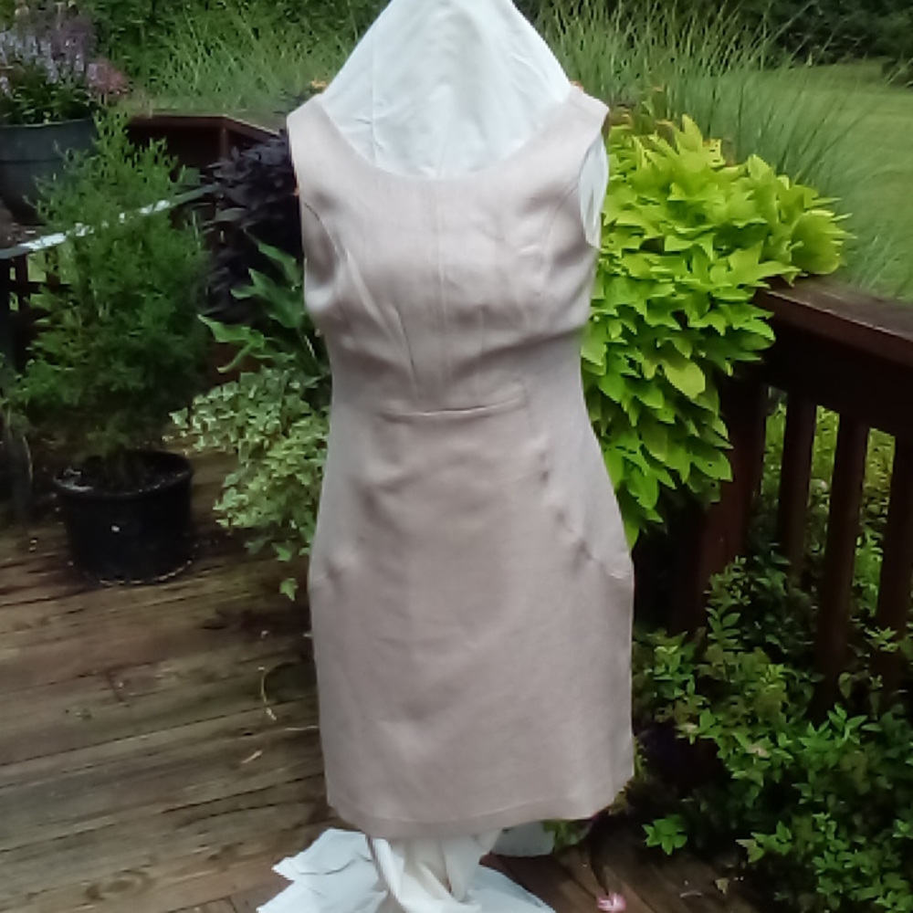 The Limited size 4 Beige sleeveless dress